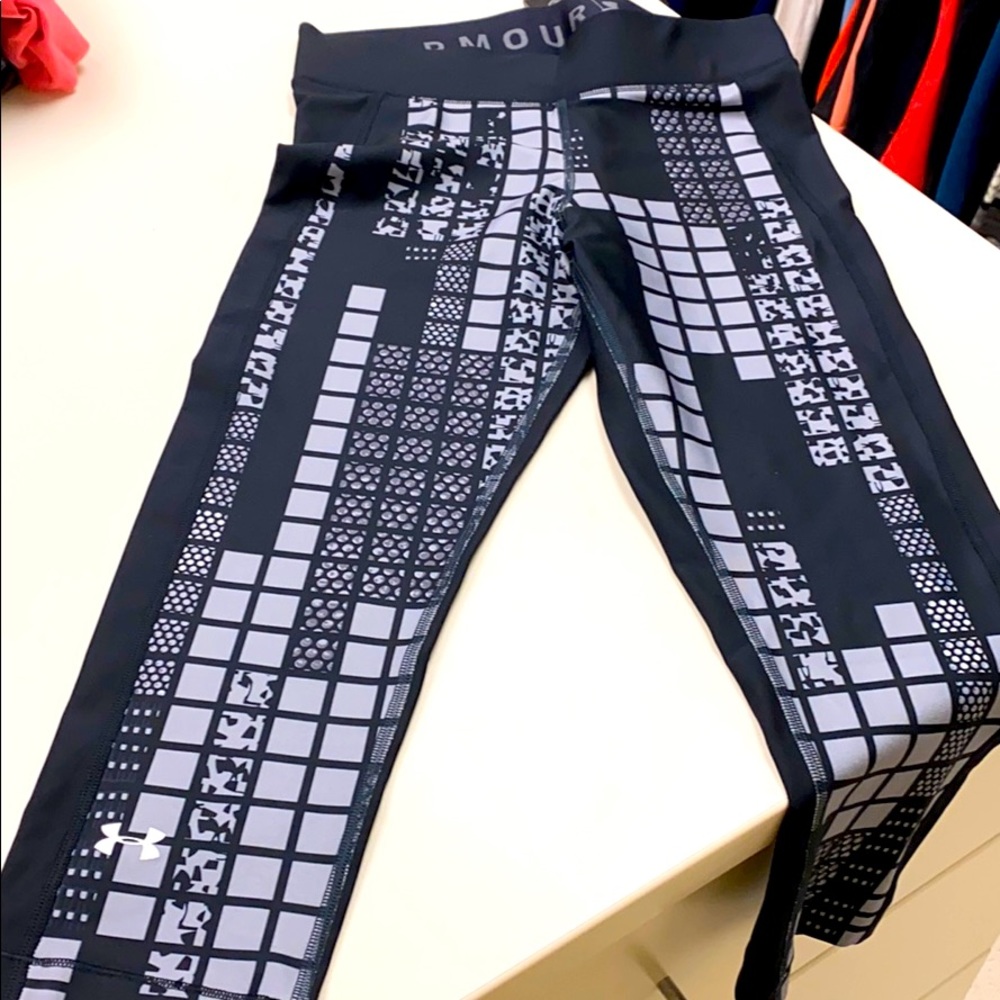 New Under Armour Compression Workout Leggings - image 1